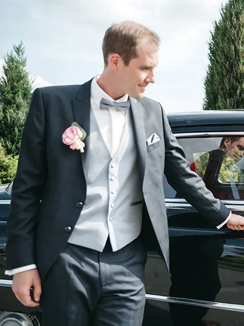 WEDDING LEFT